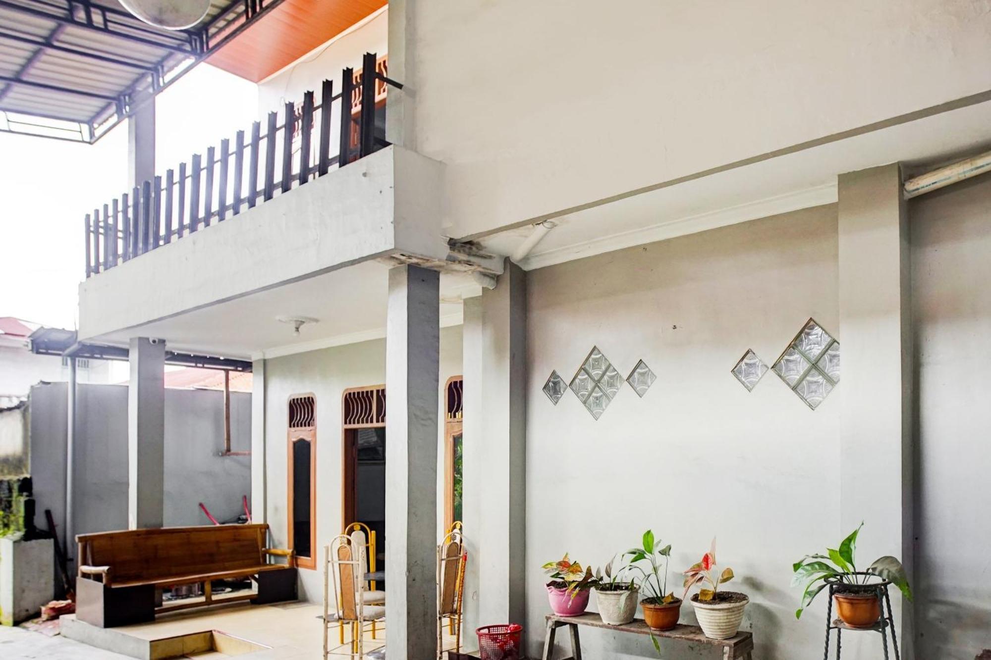Home Stay Kembar Syariah RedPartner Binjai Bagian luar foto