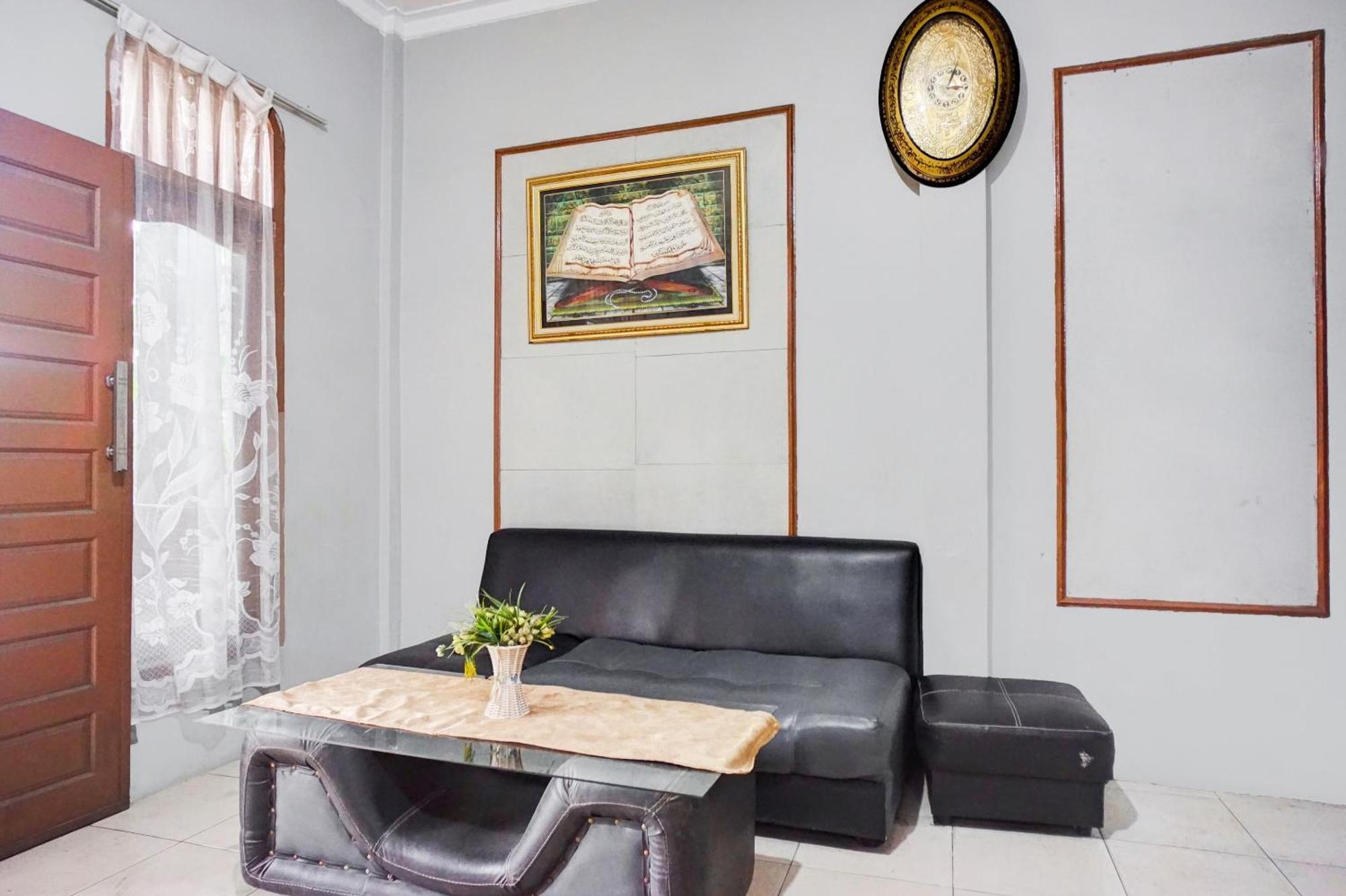 Home Stay Kembar Syariah RedPartner Binjai Bagian luar foto