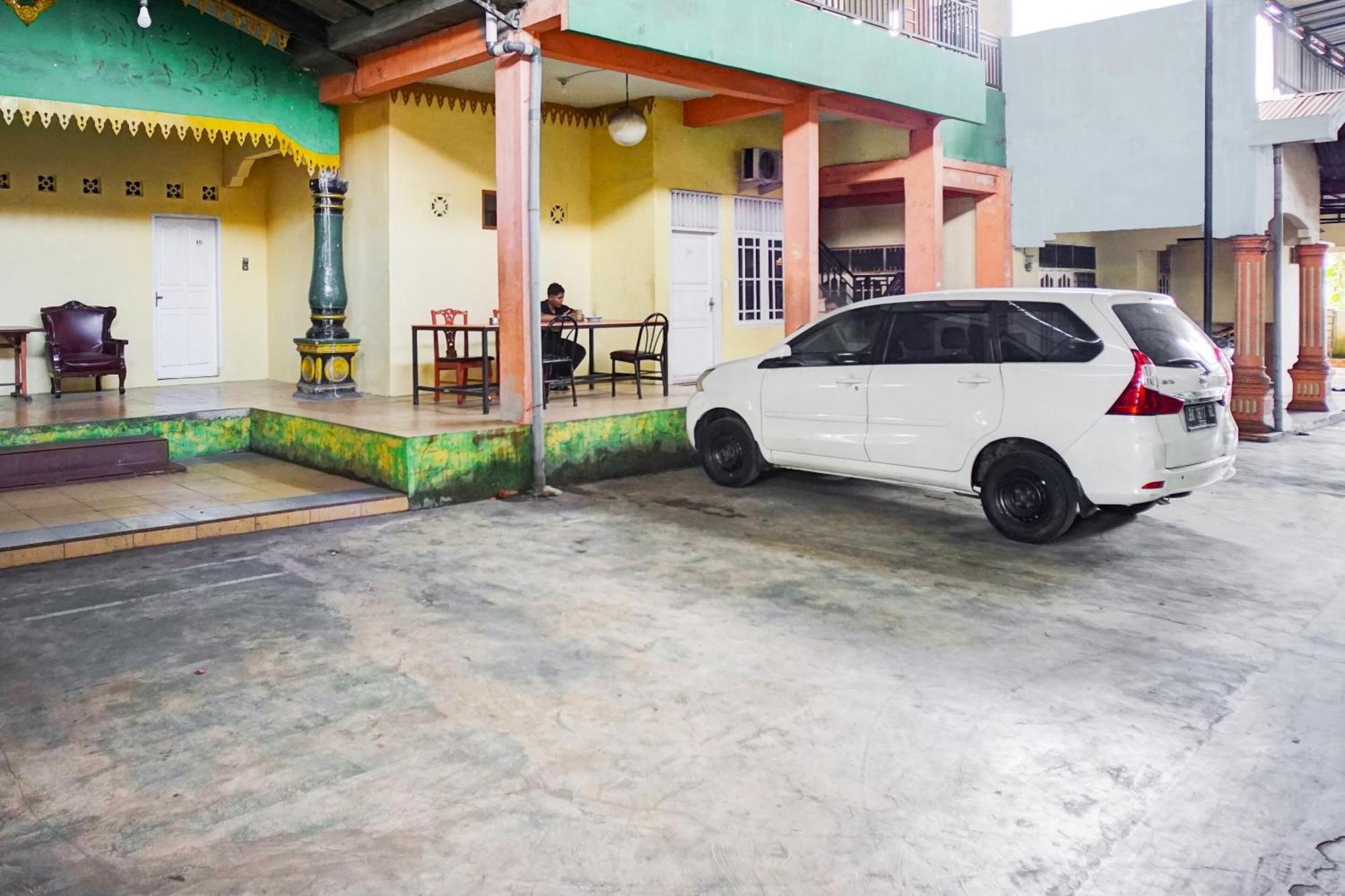 Home Stay Kembar Syariah RedPartner Binjai Bagian luar foto
