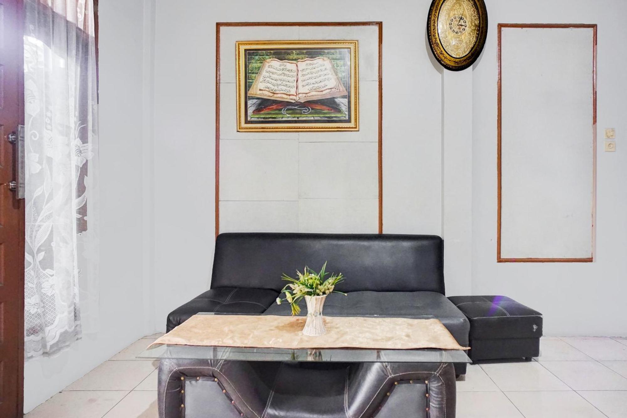 Home Stay Kembar Syariah RedPartner Binjai Bagian luar foto